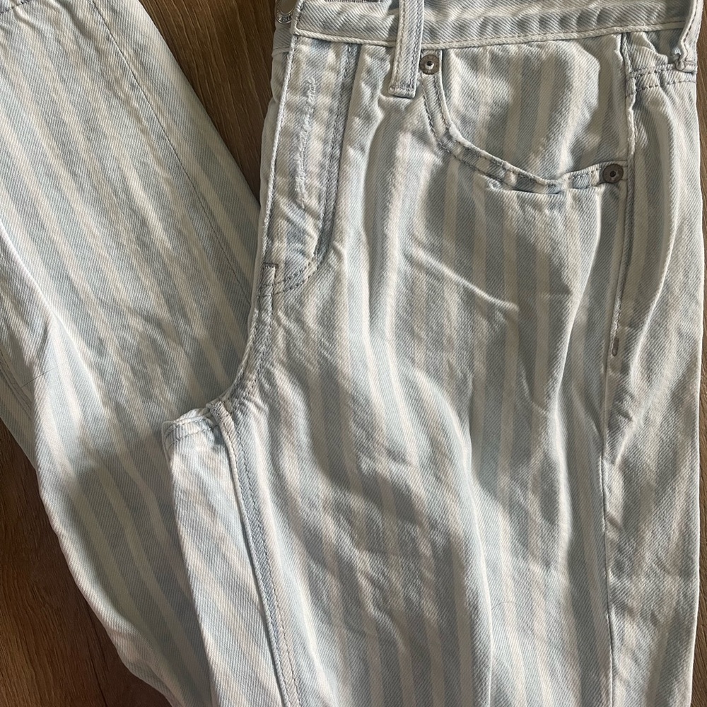 American Eagle Mom Jeans